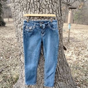 ⬇️ Price Drop!⬇️Love Indigo Capri in size 4